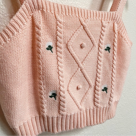 Wild Fable Crop Knit Embroidered Top Size M - Picture 2 of 8